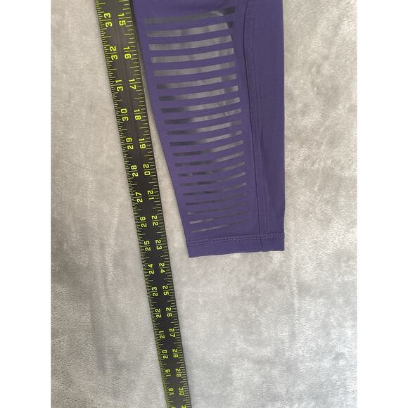 Lululemon Size 2 Rogue Renegade Super High Rise Tight 24” Inseam Midnight Orchid - Picture 5 of 9